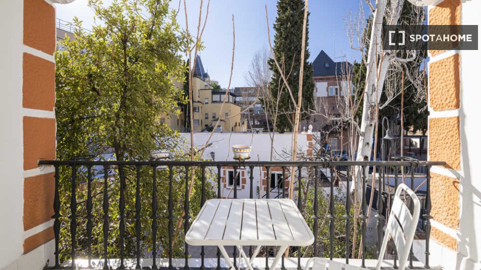 Double room Madrid, 17 beds — photo 58