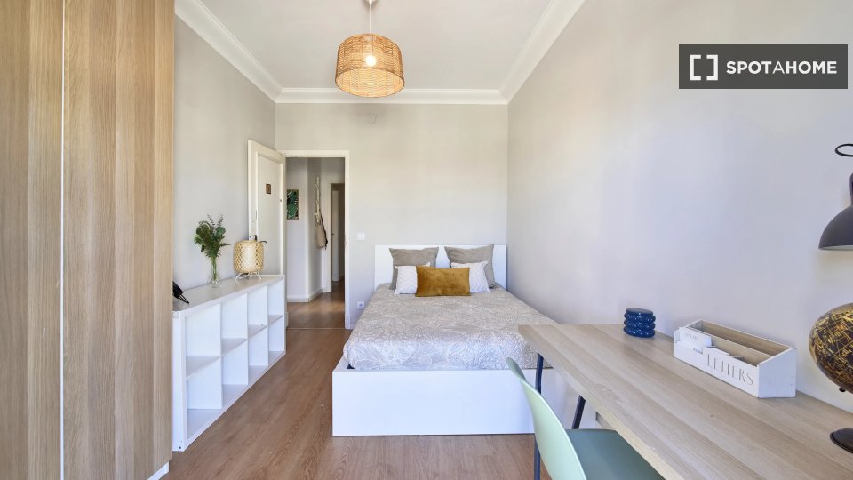 Double room Lisbon, 6 beds — photo 12