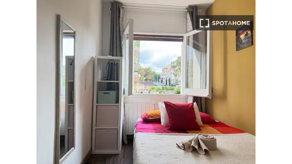 Apartment Barcelona, 3 beds, 75m² — photo 3