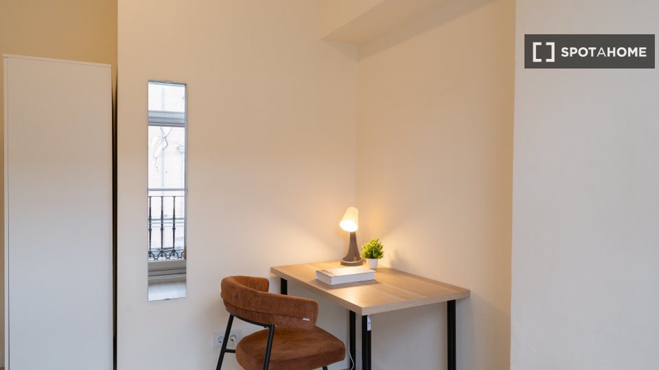 Double room Madrid, 9 beds — photo 13