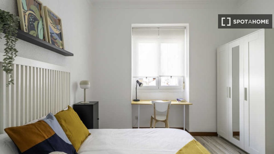 Double room Madrid, 4 beds — photo 24
