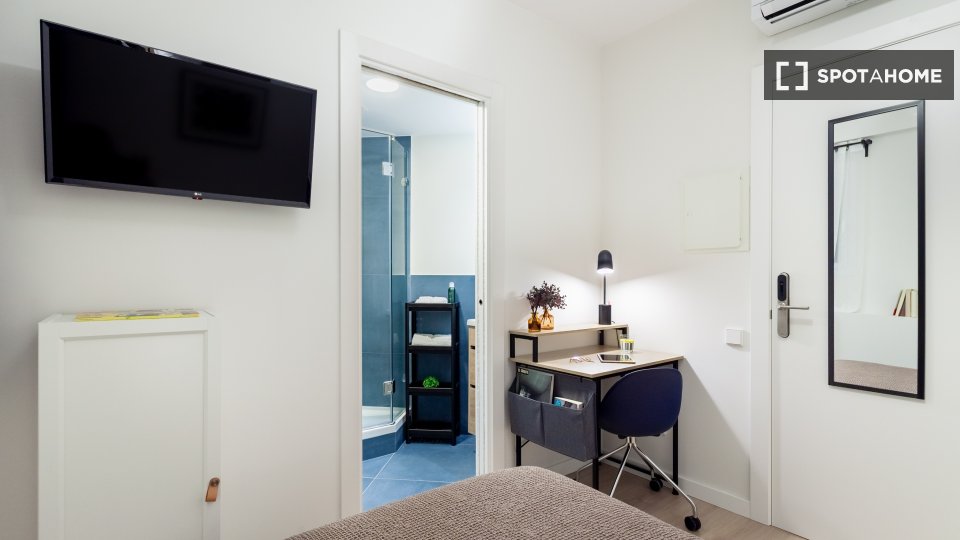Double room Barcelona, 12 beds, 360m² — photo 14