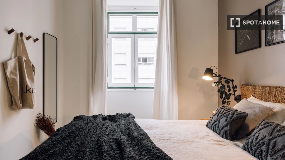 Apartment Lisbon, 2 beds, 115m² — photo 11