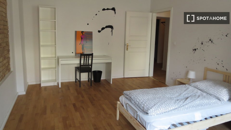 Double room Berlin, 3 beds, 63m² — photo 9
