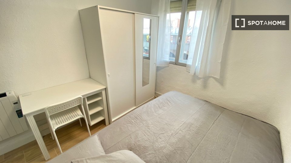 Double room Madrid, 5 beds — photo 7