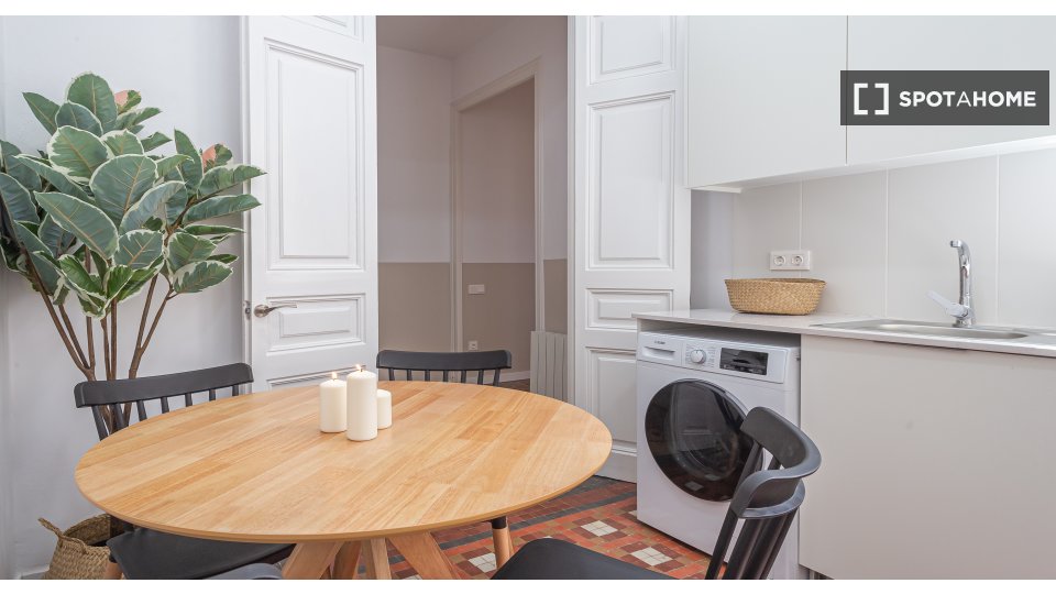 Double room Barcelona, 4 beds, 90m² — photo 6