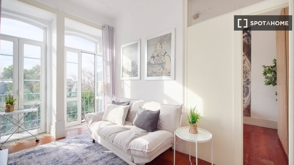 Double room Lisbon, 6 beds — photo 29