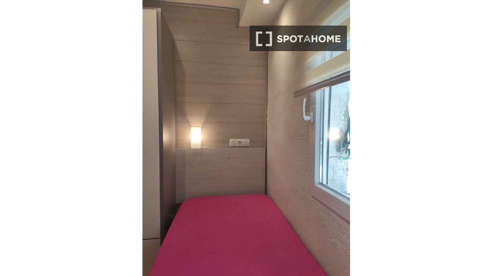 Double room Madrid, 4 beds, 70m² — photo 75