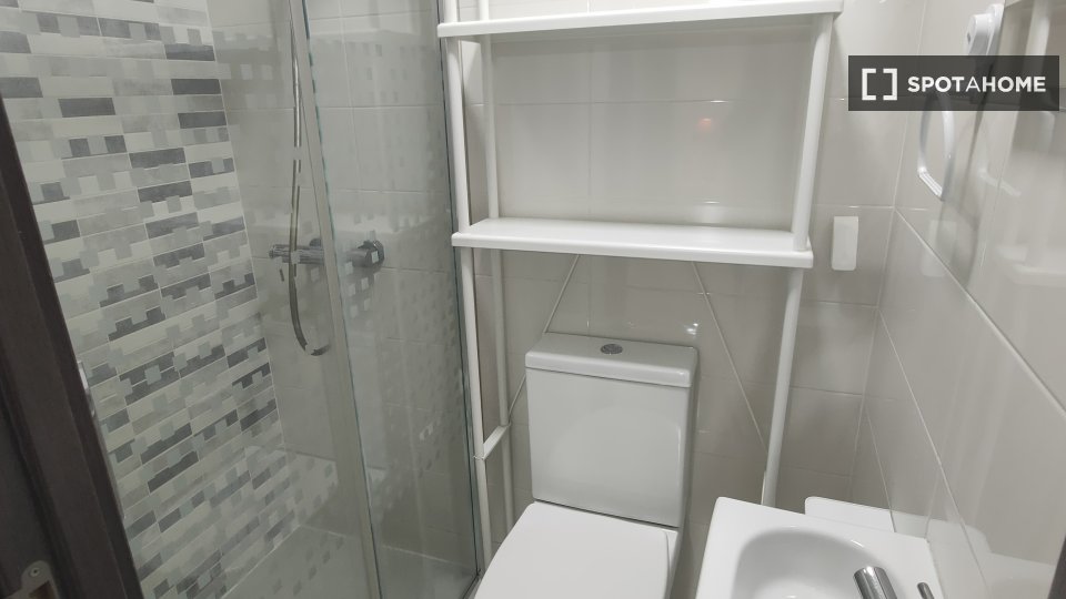 Double room Alcala_De_Henares, 5 beds — photo 10