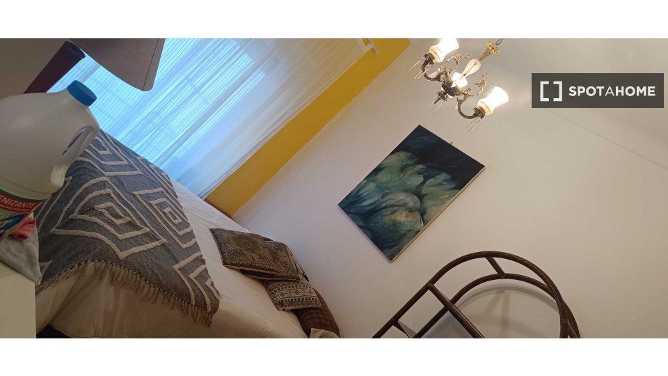 Double room Lisbon, 3 beds, 90m² — photo 8