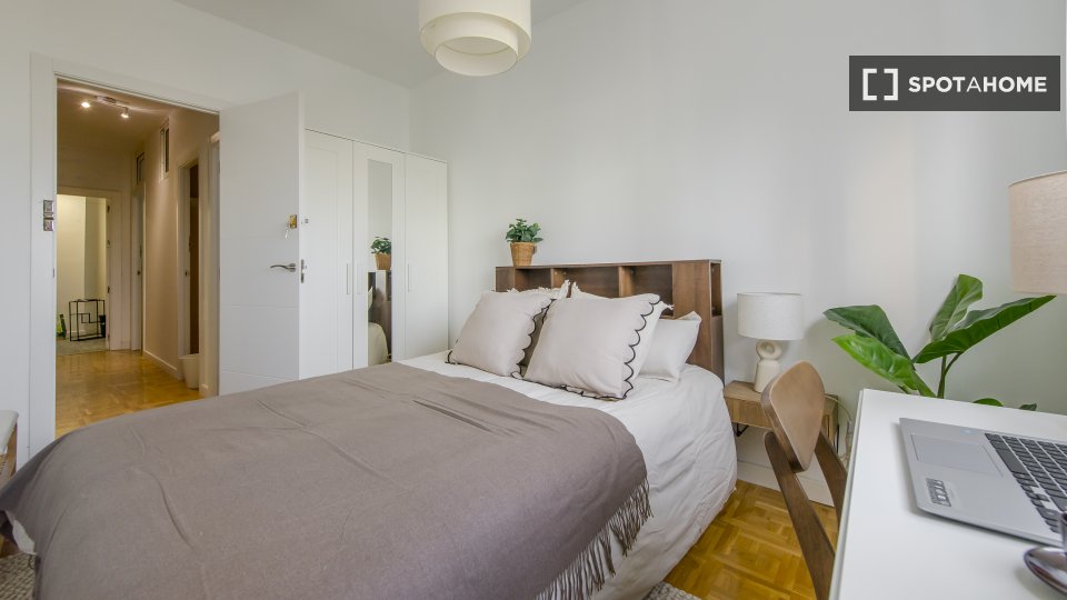 Double room Madrid, 7 beds, 200m² — photo 6