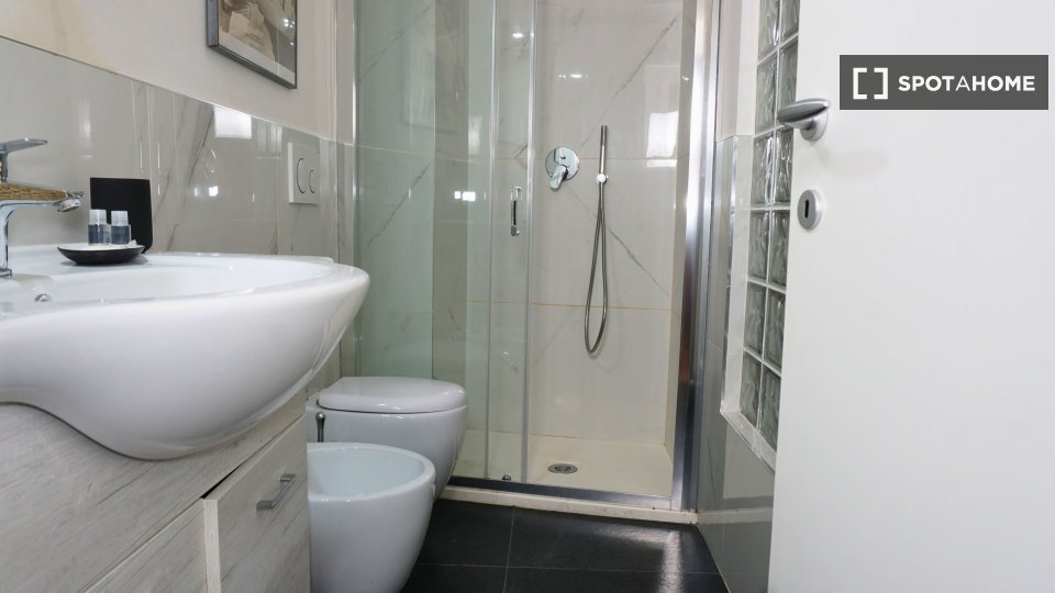 Apartment Milan, 1 bed, 63m² — photo 22