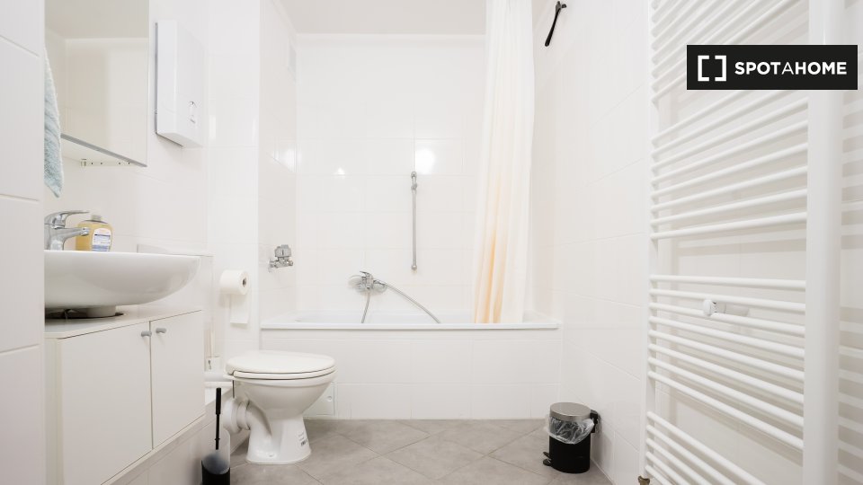 Double room Dusseldorf, 4 beds — photo 6