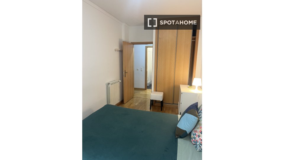 Double room Lisbon, 3 beds, 95m² — photo 5