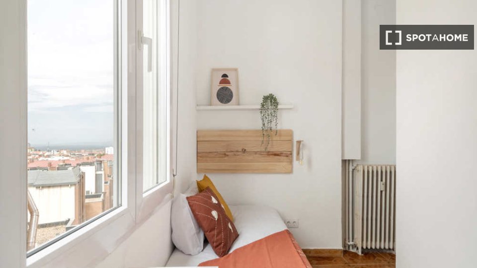 Double room Madrid, 6 beds — photo 30