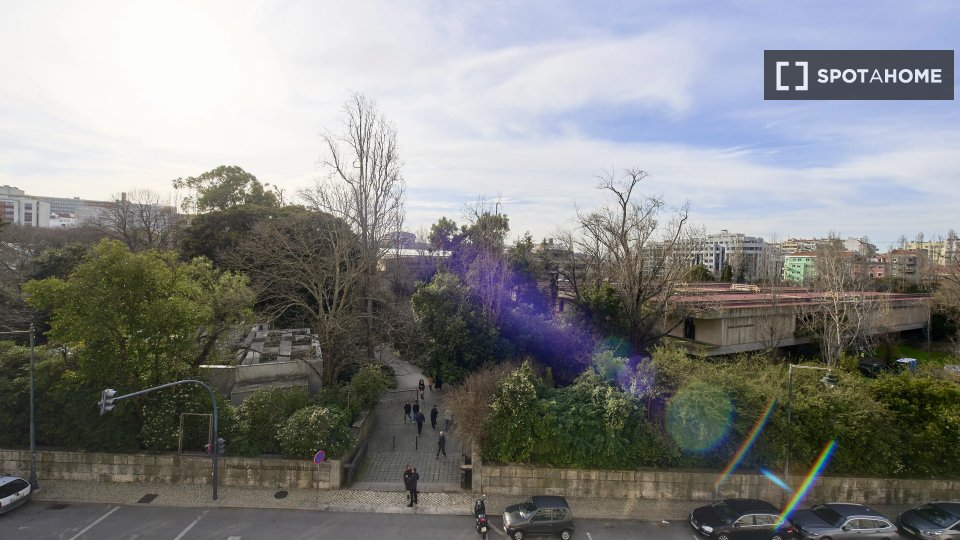 Double room Lisbon, 6 beds — photo 14