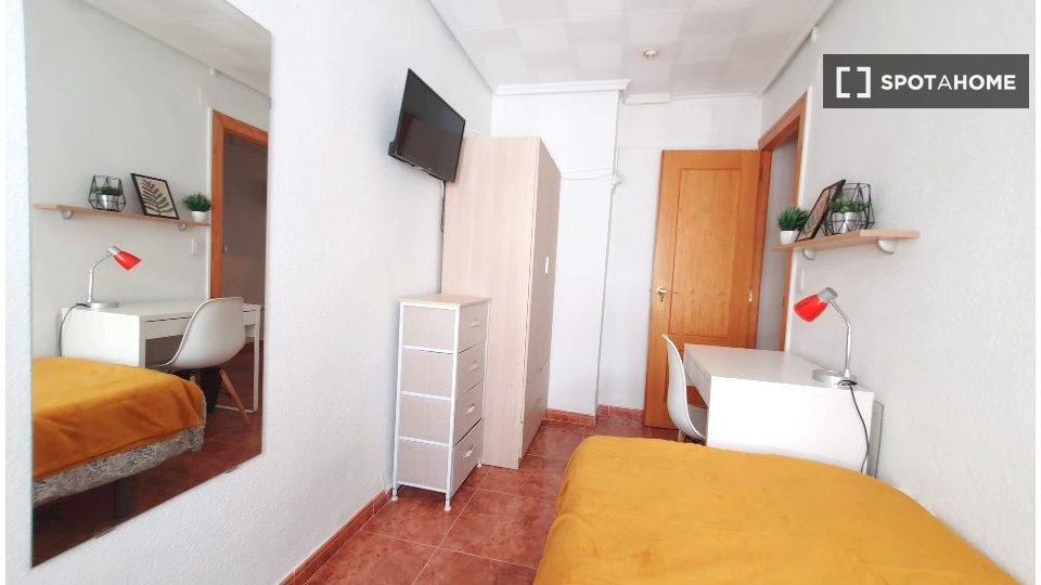 Double room Valencia, 5 beds — photo 18