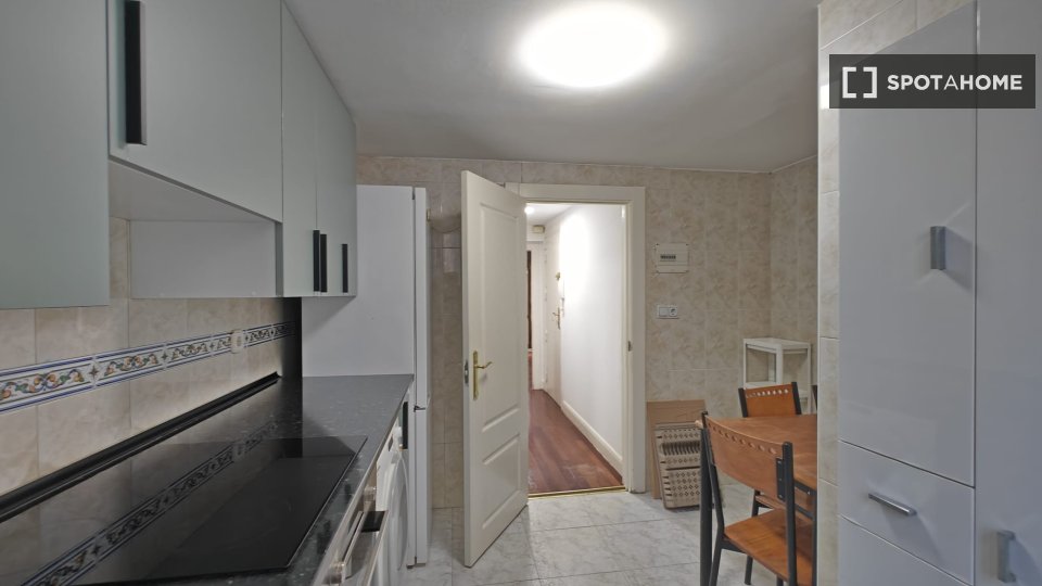 Apartment Bilbao, 3 beds, 65m² — photo 6