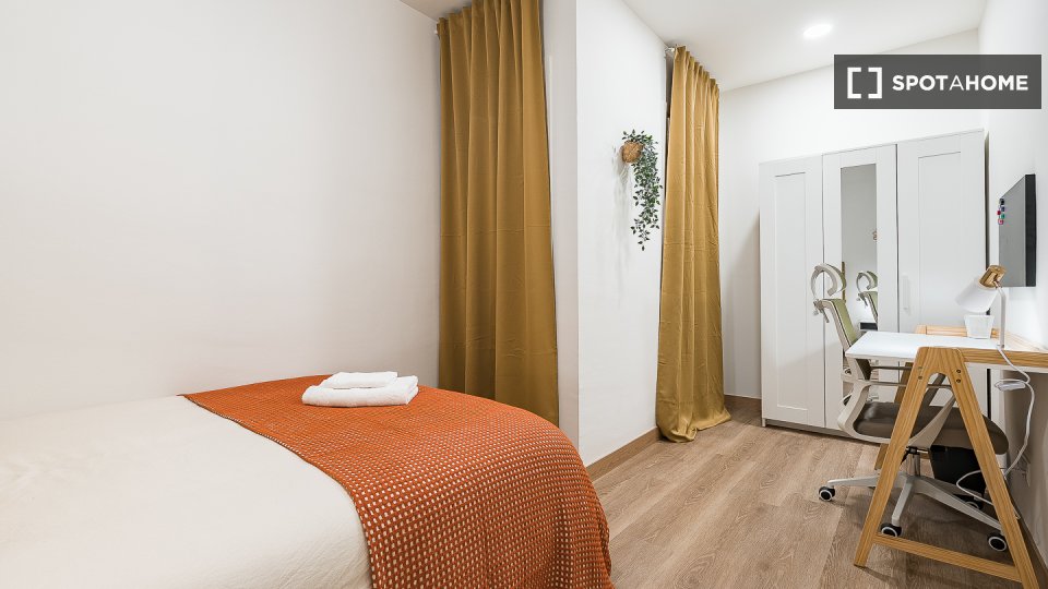 Double room Barcelona, 6 beds, 120m² — photo 88