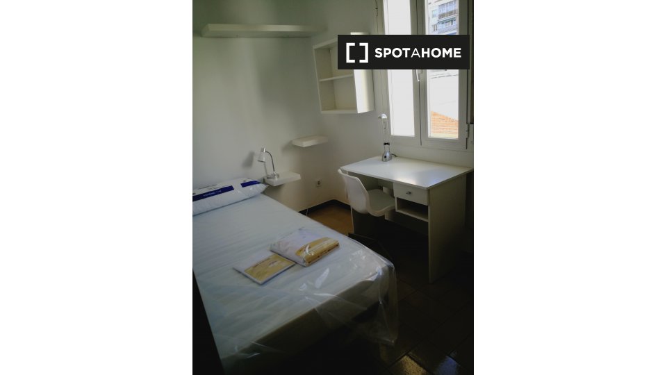 Apartment Madrid, 5 beds, 120m² — photo 2