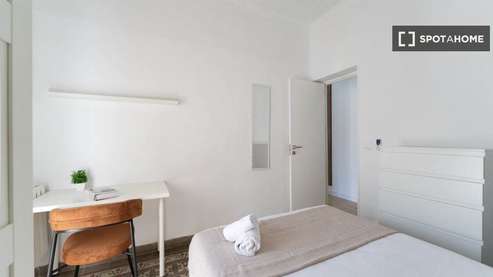 Double room Madrid, 6 beds — photo 1