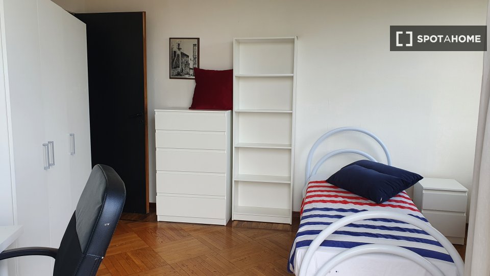 Double room Turin, 4 beds, 122m² — photo 10