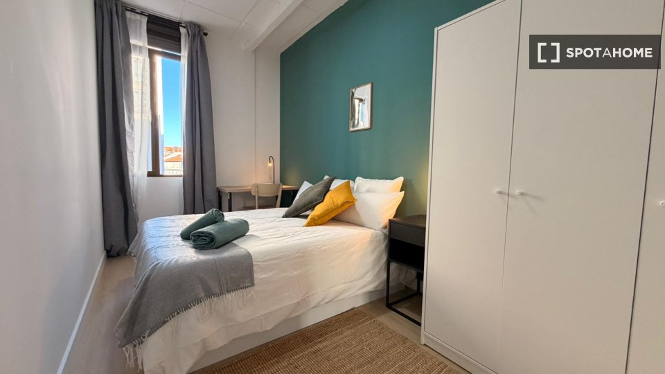 Double room Madrid, 5 beds, 90m² — photo 17