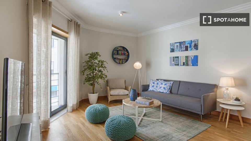 Apartment Lisbon, 2 beds, 67m² — photo 13