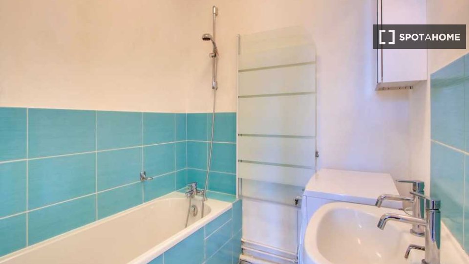 Double room Lille, 3 beds, 70m² — photo 6