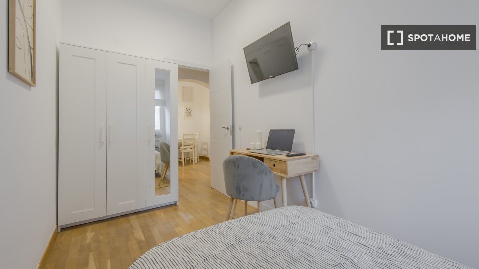 Double room Madrid, 6 beds, 120m² — photo 3