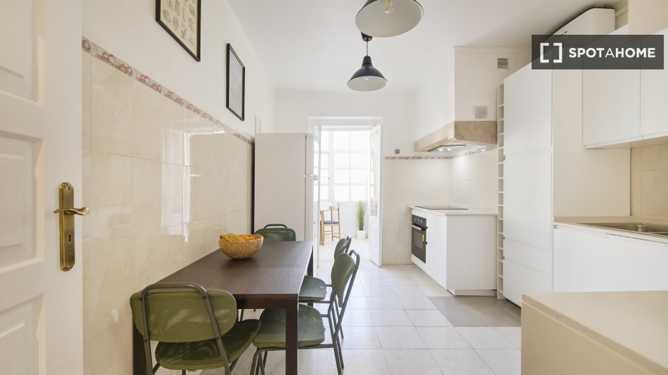 Double room Lisbon, 10 beds — photo 29