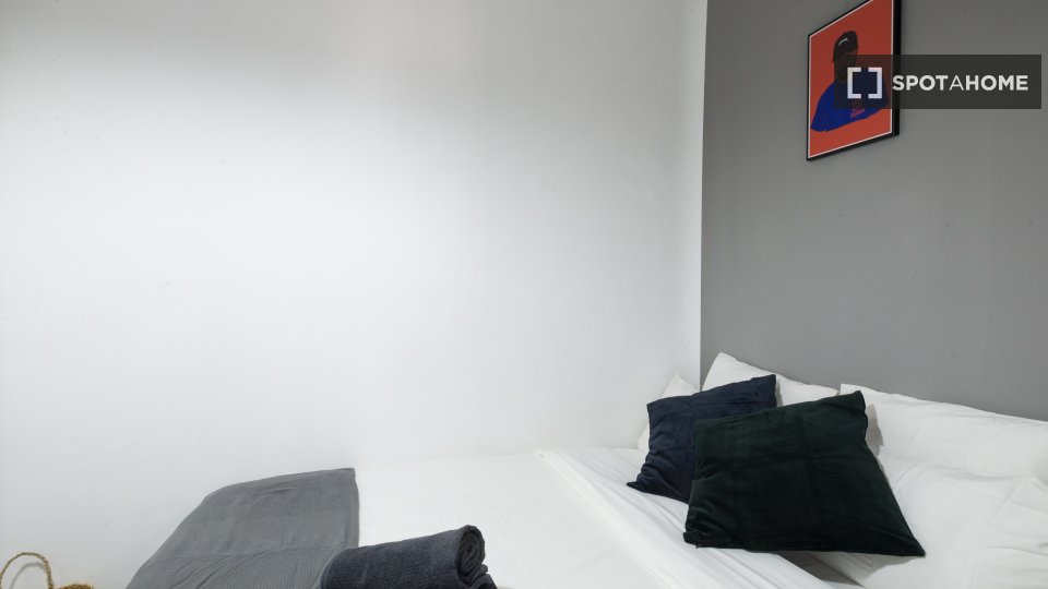 Double room Madrid, 6 beds, 120m² — photo 22
