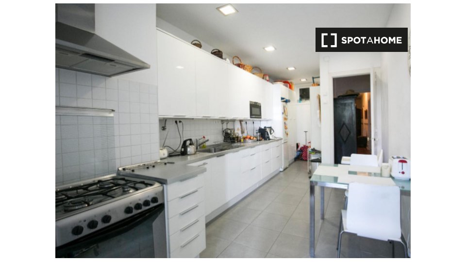 Double room Lisbon, 6 beds — photo 15