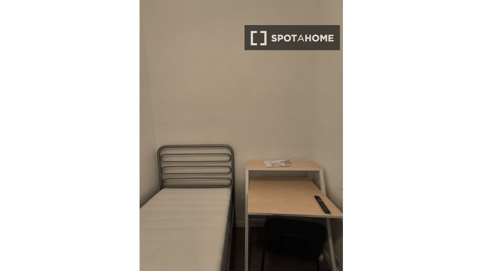 Double room Barcelona, 3 beds — photo 27