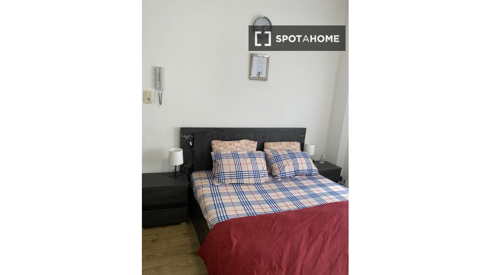 Double room Brussels, 1 bed — photo 4