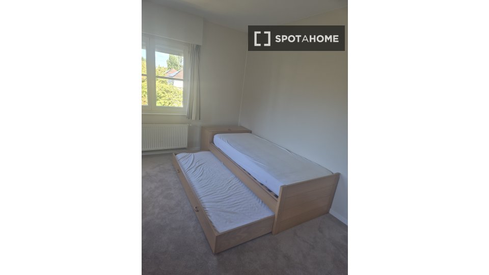 Double room Brussels, 5 beds — photo 20