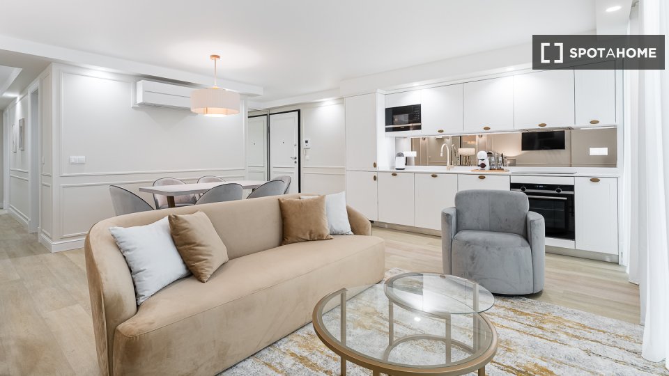 Apartment Porto, 2 beds, 96m² — photo 2