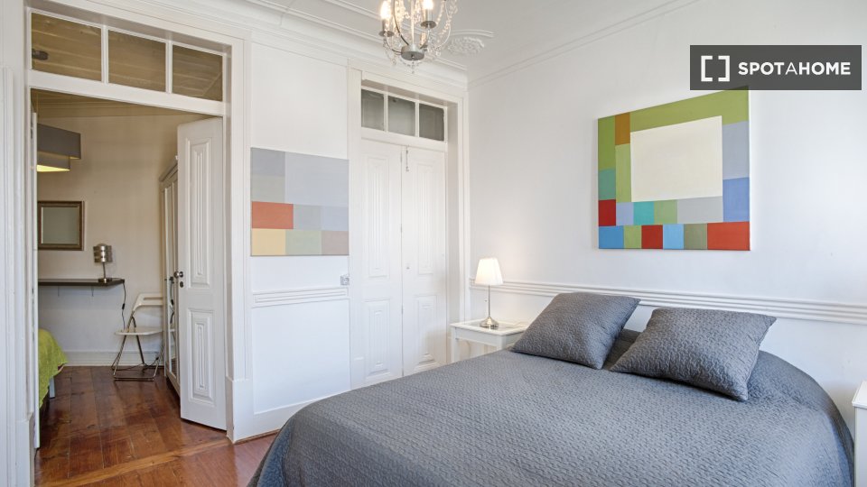 Apartment Lisbon, 2 beds, 85m² — photo 13