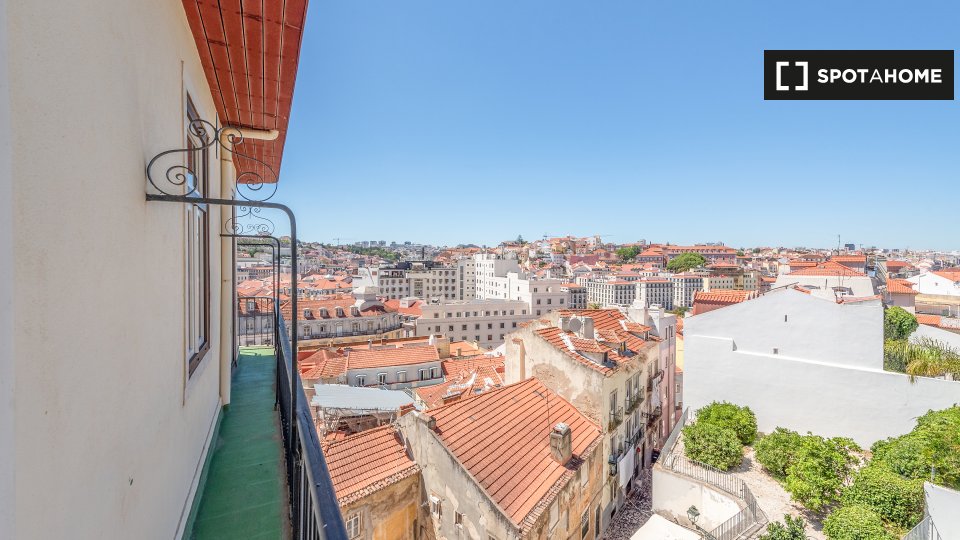 Apartment Lisbon, 1 bed, 70m² — photo 12