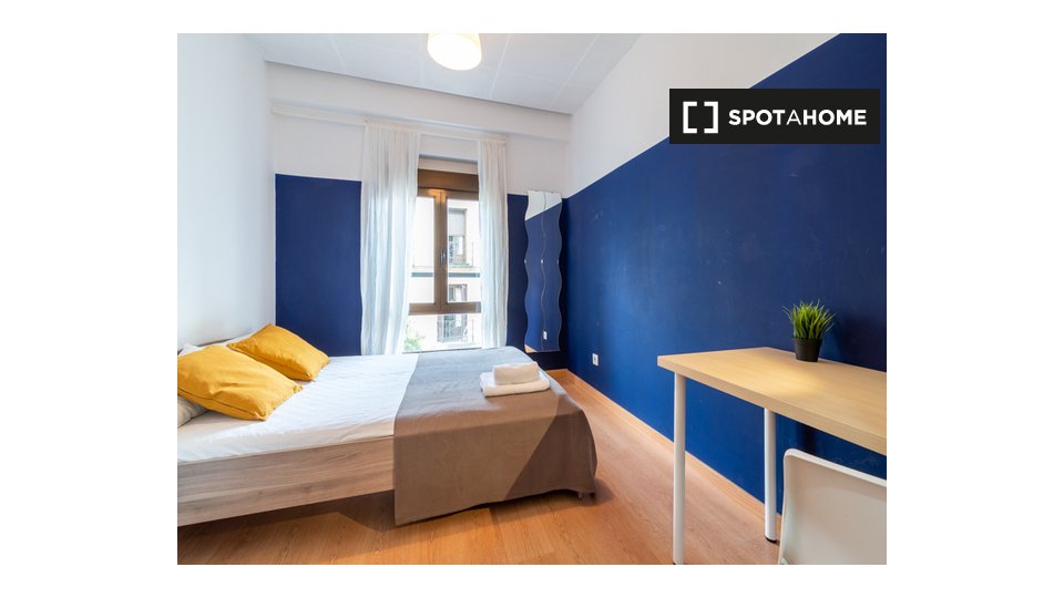 Double room Madrid, 7 beds, 140m² — photo 17