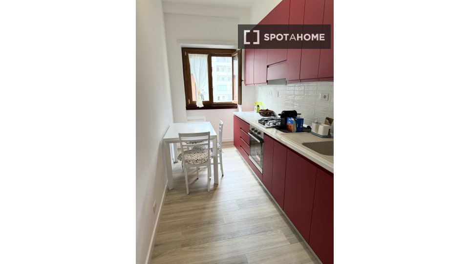 Double room Rome, 3 beds, 90m² — photo 16