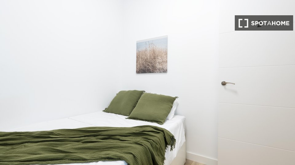 Double room Madrid, 5 beds — photo 18