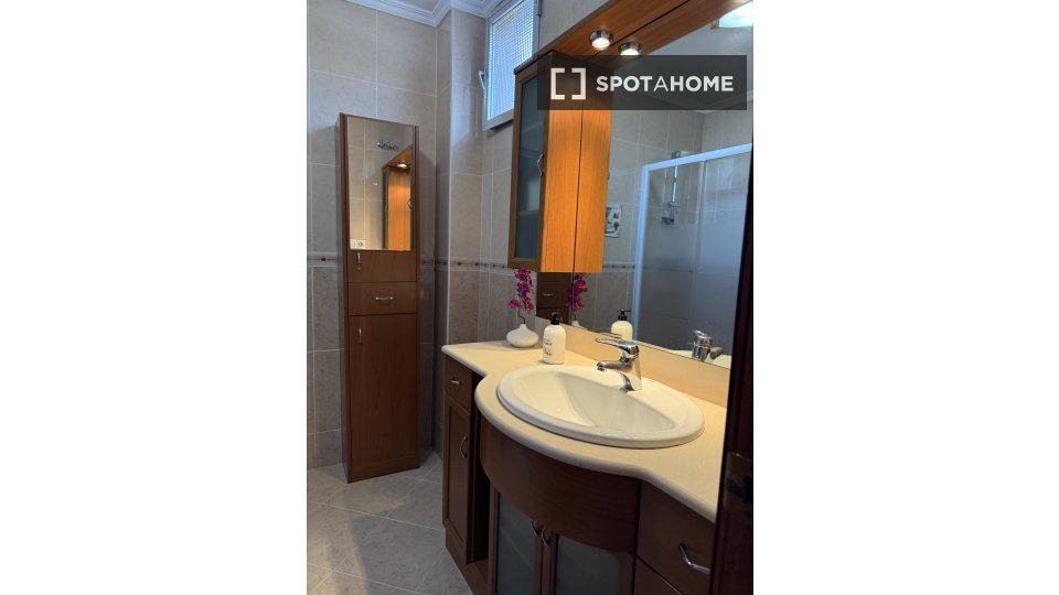 Double room Malaga, 5 beds, 140m² — photo 17