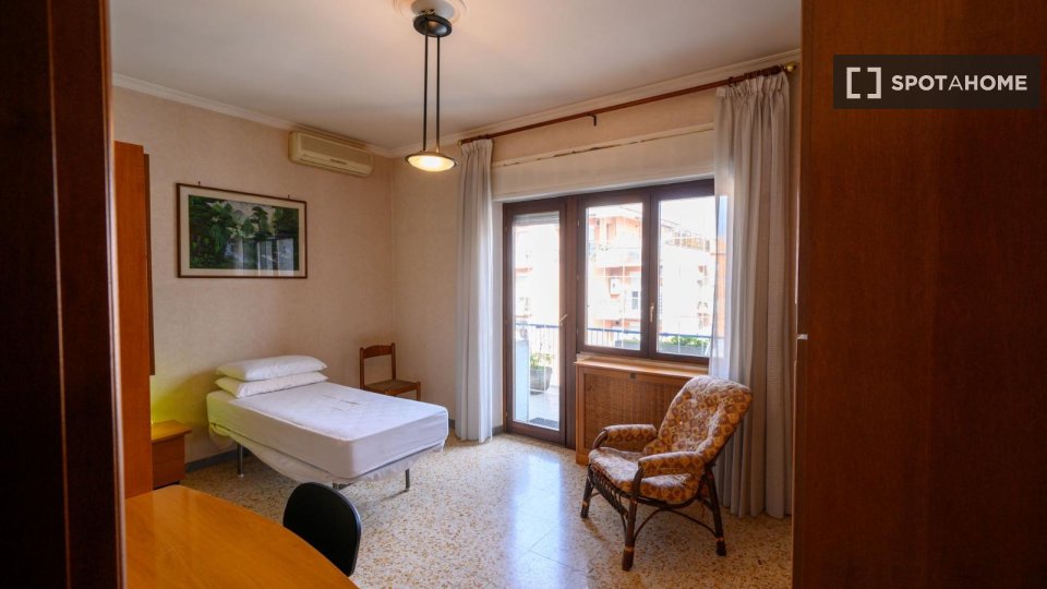 Double room Rome, 1 bed, 80m² — photo 4