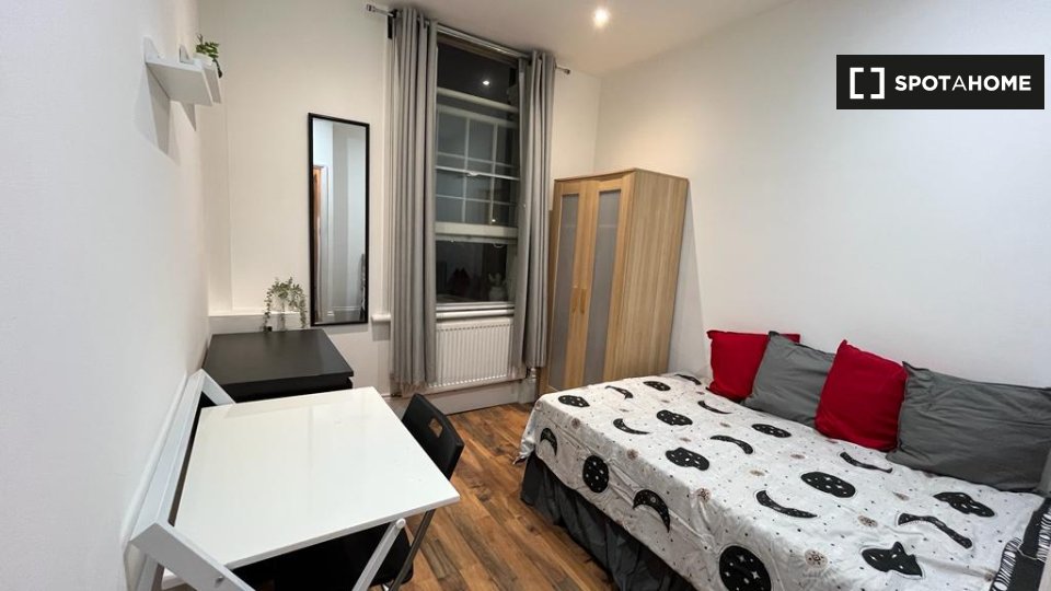 Double room London, 4 beds — photo 7