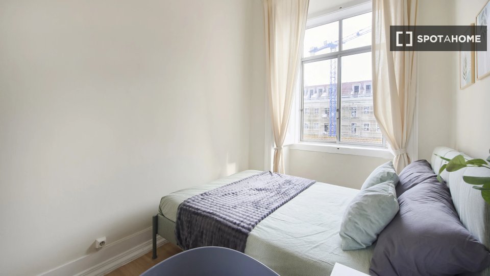 Double room Lisbon, 9 beds — photo 12