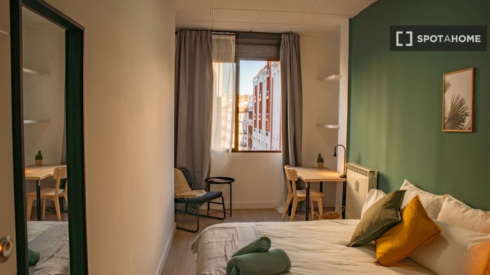 Double room Madrid, 5 beds, 90m² — photo 29