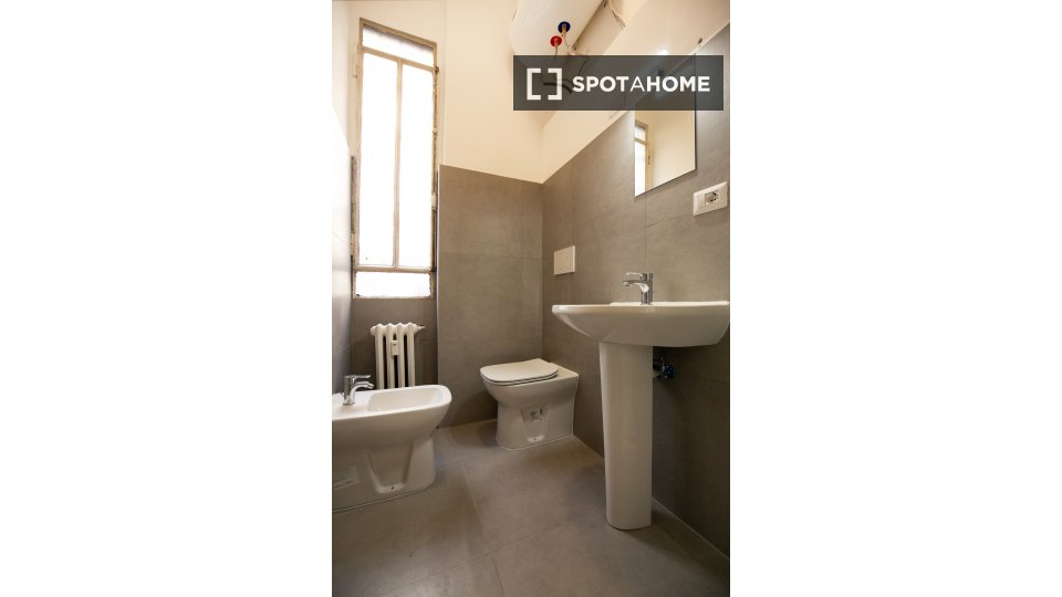 Double room Milan, 7 beds, 178m² — photo 17