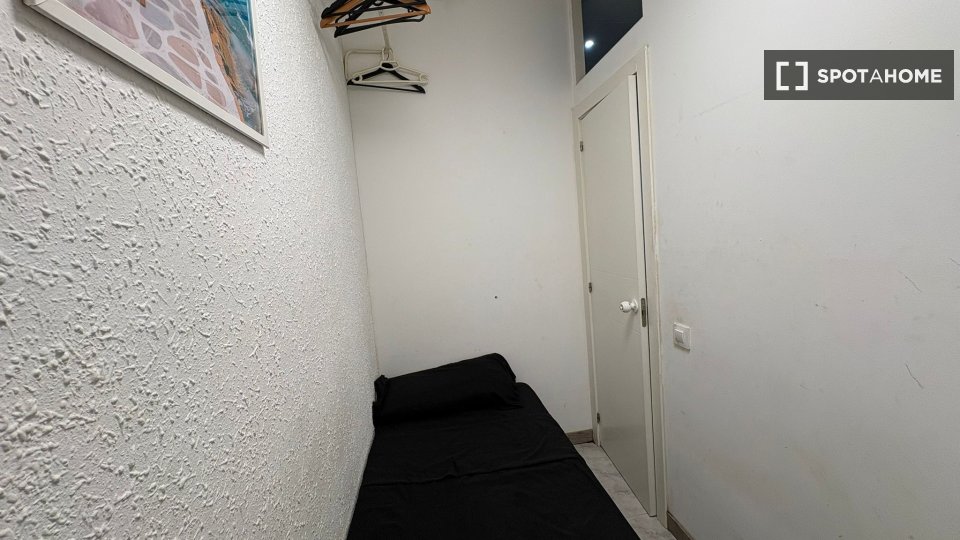 Double room Barcelona, 5 beds, 50m² — photo 18