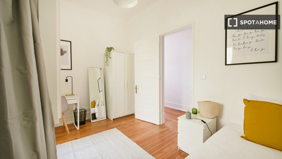 Double room Lisbon, 7 beds — photo 5
